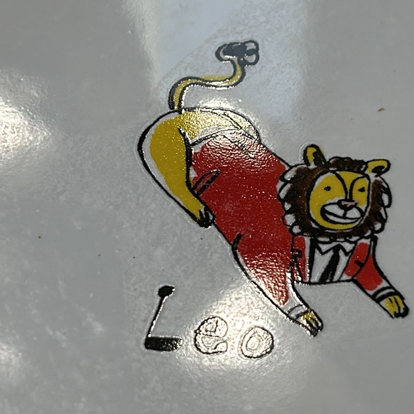 Pottery Barn What’s Your Sign zodiac plate. Leo with lion in center. 8”. - Picture 2 of 11